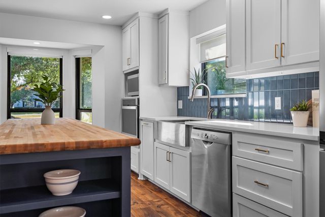 117 Modoc Trail, Lake Kiowa, TX 76240