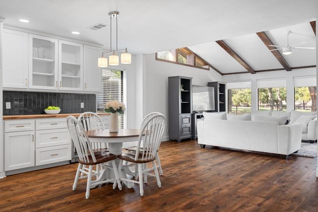 117 Modoc Trail, Lake Kiowa, TX 76240