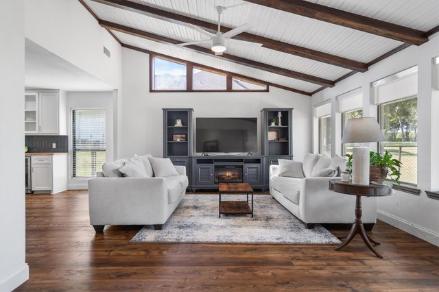 117 Modoc Trail, Lake Kiowa, TX 76240