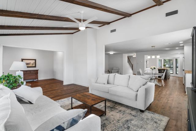 117 Modoc Trail, Lake Kiowa, TX 76240