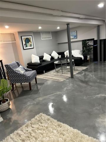 332 Kings Highway, Brooklyn, NY 11223