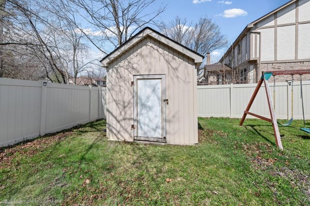 20281 Bannister Way Way, Clinton Twp, MI 48038