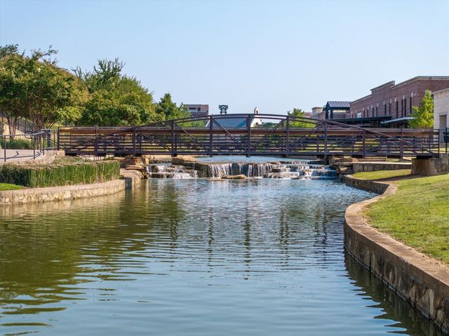 2225 6th Avenue, Flower Mound, TX 75028