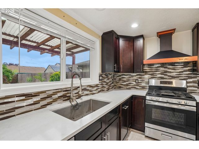 15805 Ne 70TH St, Vancouver, WA 98682