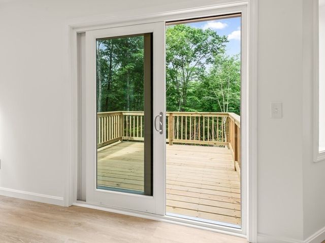 53 Coughlin, Oxford, MA 01540