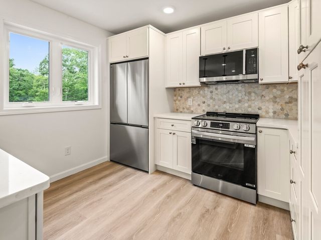 53 Coughlin, Oxford, MA 01540