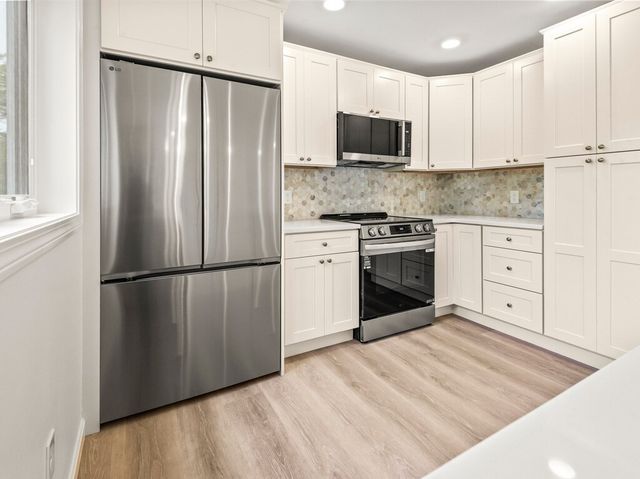 53 Coughlin, Oxford, MA 01540