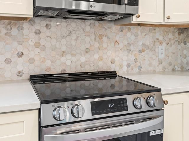 53 Coughlin, Oxford, MA 01540