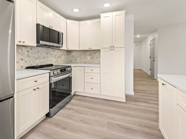 53 Coughlin, Oxford, MA 01540