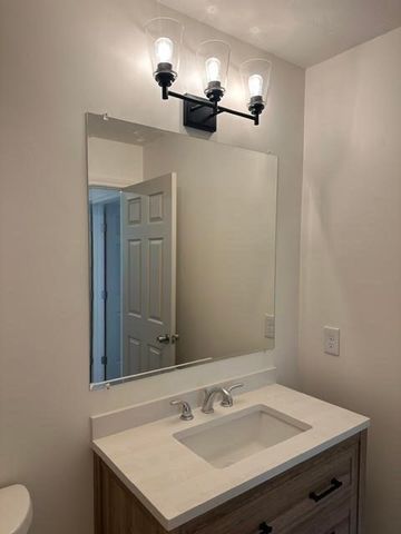 53 Coughlin, Oxford, MA 01540