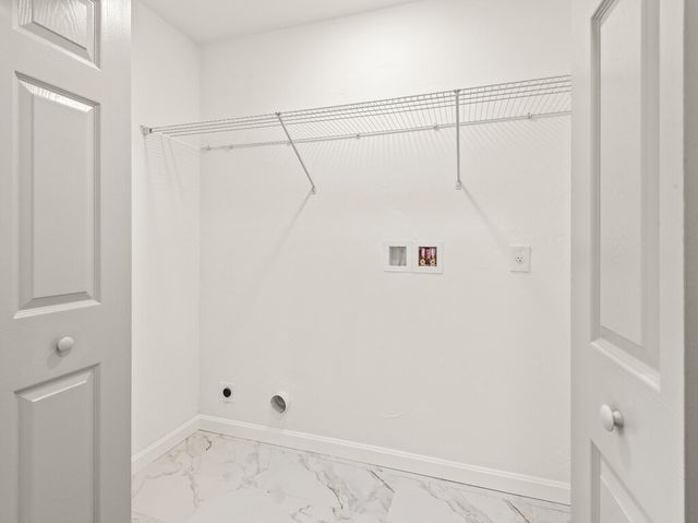 53 Coughlin, Oxford, MA 01540