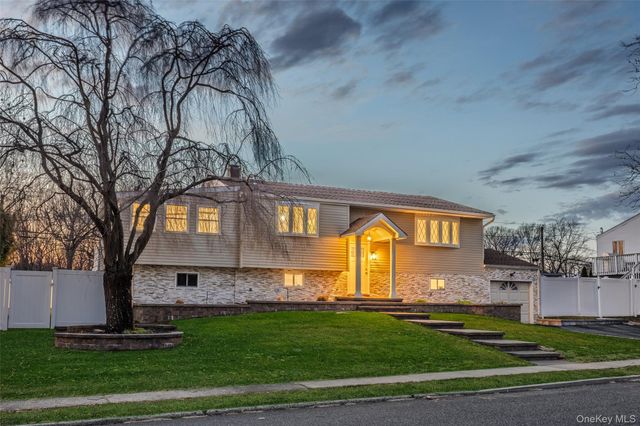 7 Pomper Drive, East Northport, NY 11731