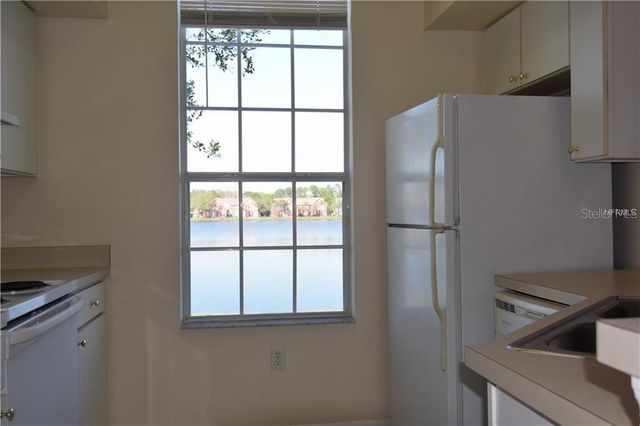 9640 LAKE CHASE ISLAND WAY, Tampa, FL 33626