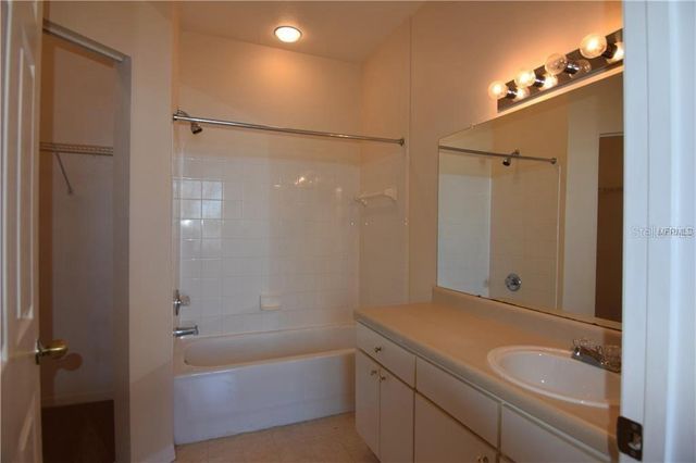 9640 LAKE CHASE ISLAND WAY, Tampa, FL 33626