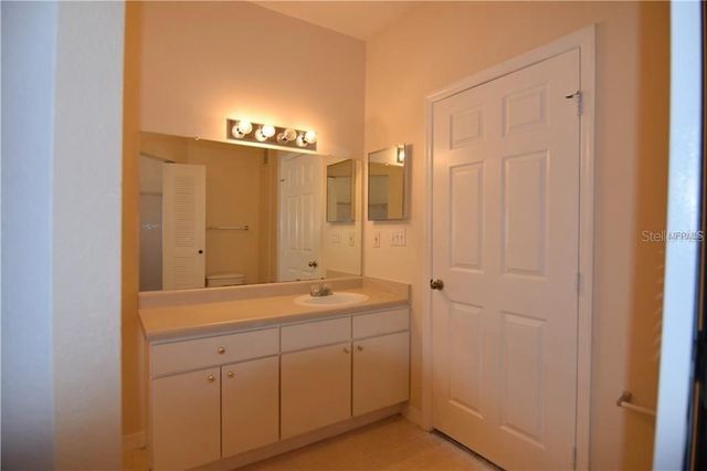 9640 LAKE CHASE ISLAND WAY, Tampa, FL 33626