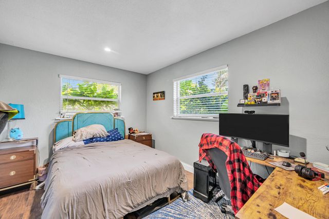 811 NE 14th Place, Fort Lauderdale, FL 33304