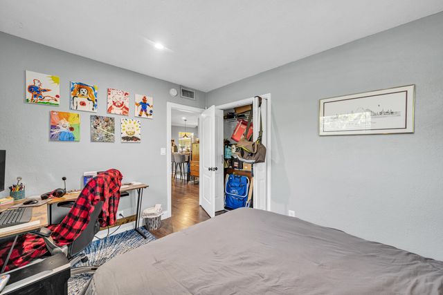 811 NE 14th Place, Fort Lauderdale, FL 33304