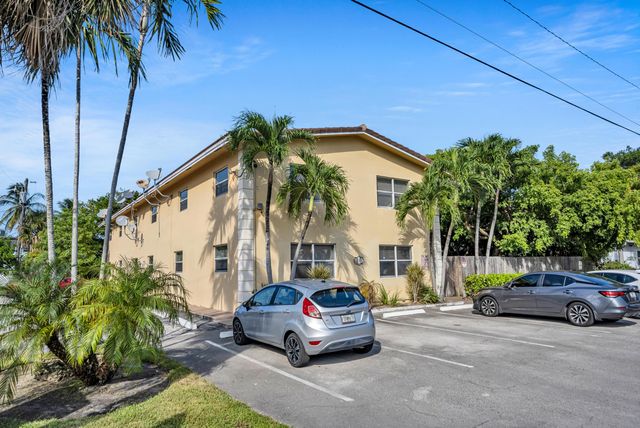 811 NE 14th Place, Fort Lauderdale, FL 33304