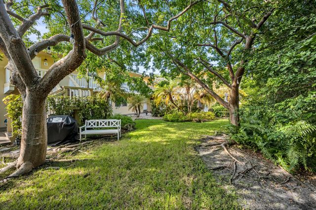 811 NE 14th Place, Fort Lauderdale, FL 33304