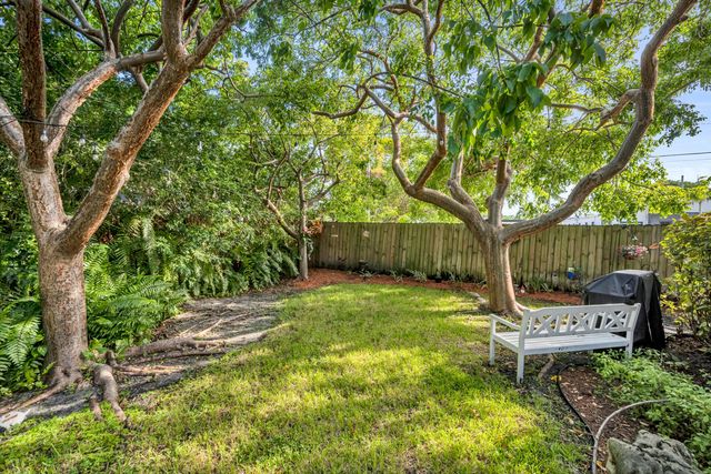 811 NE 14th Place, Fort Lauderdale, FL 33304