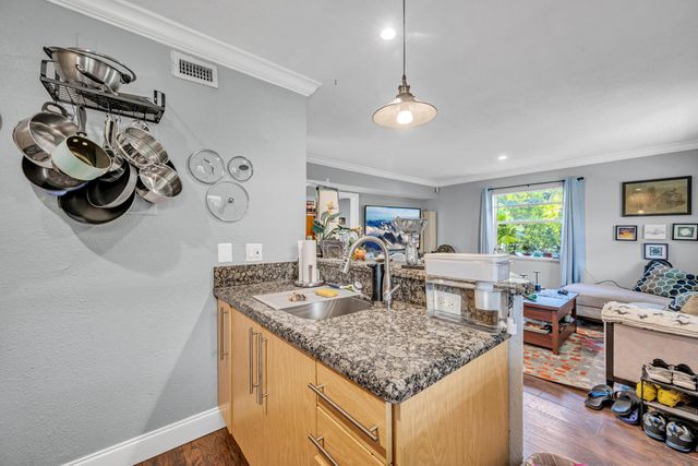 811 NE 14th Place, Fort Lauderdale, FL 33304