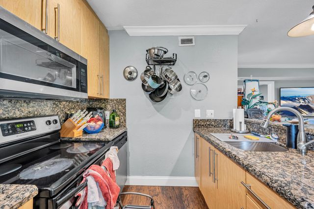 811 NE 14th Place, Fort Lauderdale, FL 33304
