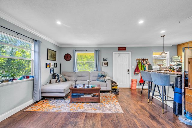 811 NE 14th Place, Fort Lauderdale, FL 33304