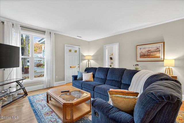 16 Hutchins Street, Saratoga Springs, NY 12866