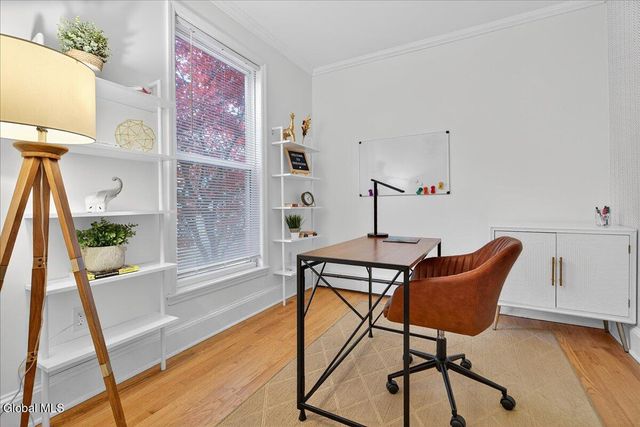 16 Hutchins Street, Saratoga Springs, NY 12866