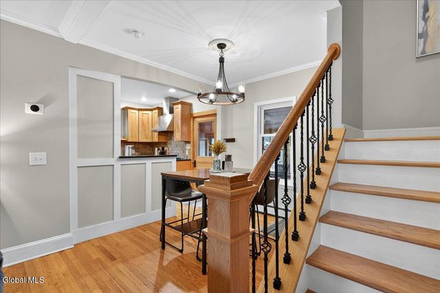 16 Hutchins Street, Saratoga Springs, NY 12866