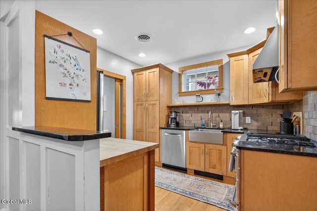 16 Hutchins Street, Saratoga Springs, NY 12866