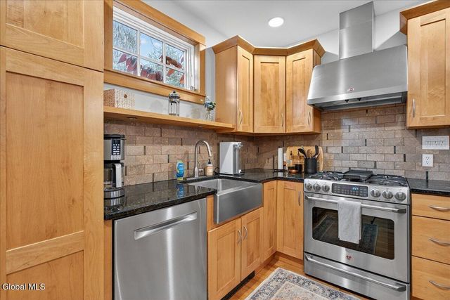 16 Hutchins Street, Saratoga Springs, NY 12866