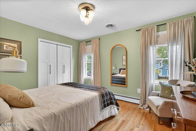 16 Hutchins Street, Saratoga Springs, NY 12866