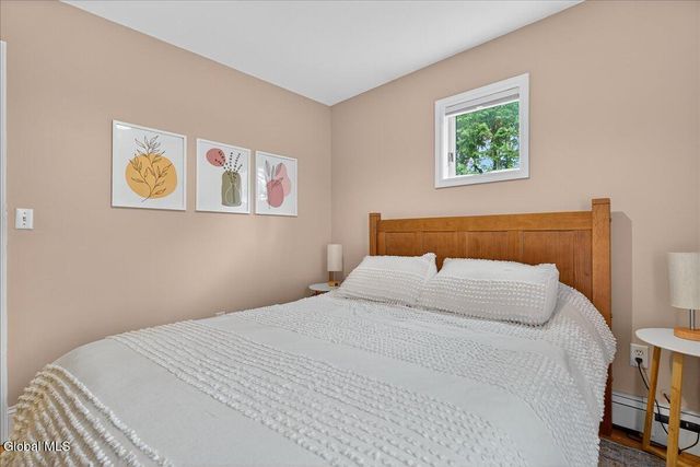 16 Hutchins Street, Saratoga Springs, NY 12866