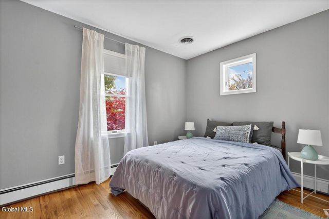 16 Hutchins Street, Saratoga Springs, NY 12866