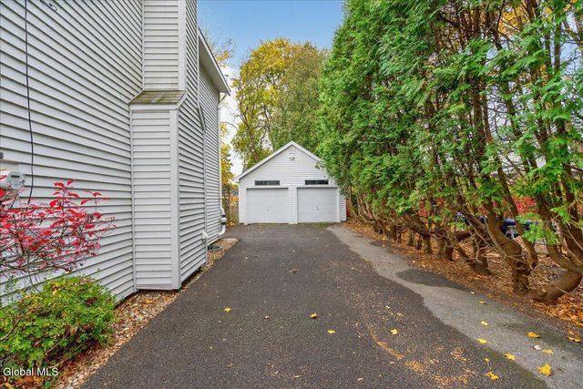 16 Hutchins Street, Saratoga Springs, NY 12866