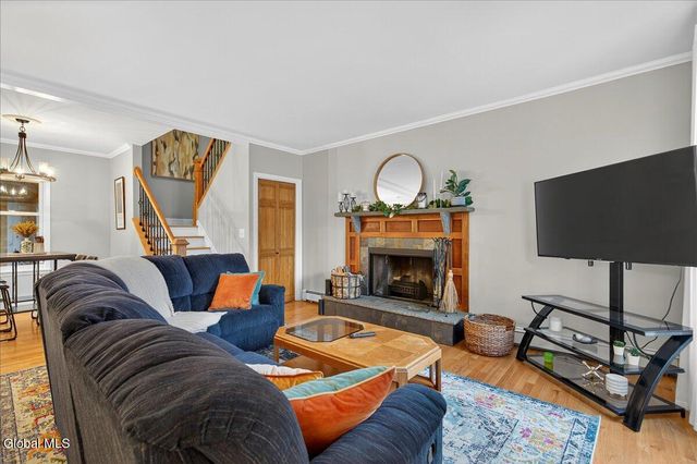 16 Hutchins Street, Saratoga Springs, NY 12866