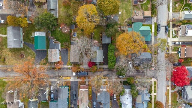 16 Hutchins Street, Saratoga Springs, NY 12866