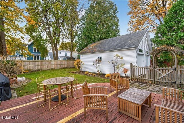 16 Hutchins Street, Saratoga Springs, NY 12866