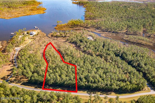 29 Paradox Point Drive, Aurora, NC 27806