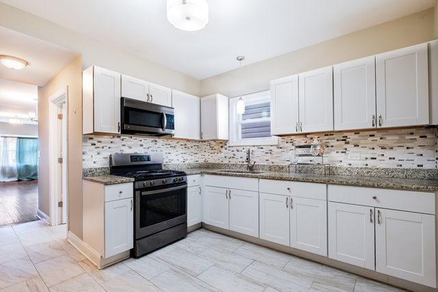 4825 W 28th Street, Cicero, IL 60804