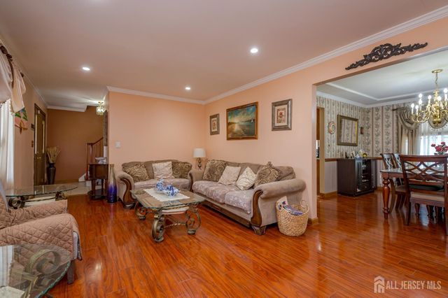 9 Salem Street, Piscataway, NJ 08854