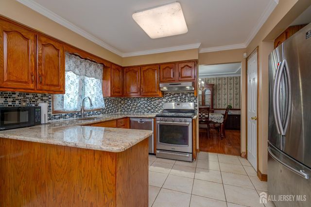 9 Salem Street, Piscataway, NJ 08854
