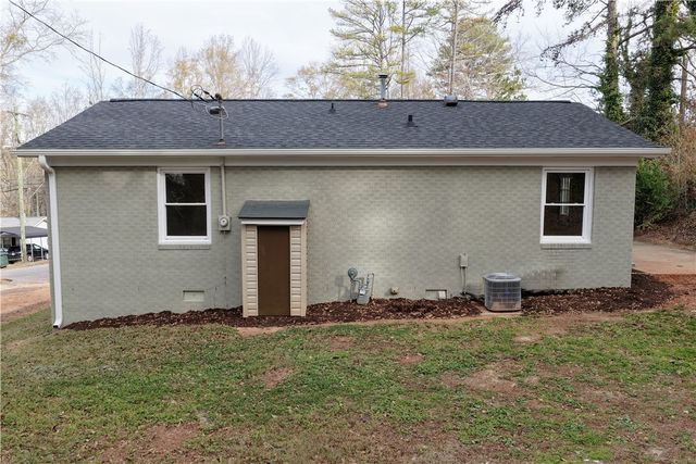 218 Thomas Heights Circle, Seneca, SC 29678