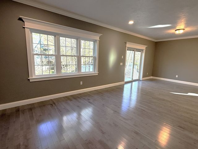 24 Cooper Rd, Webster, MA 01570