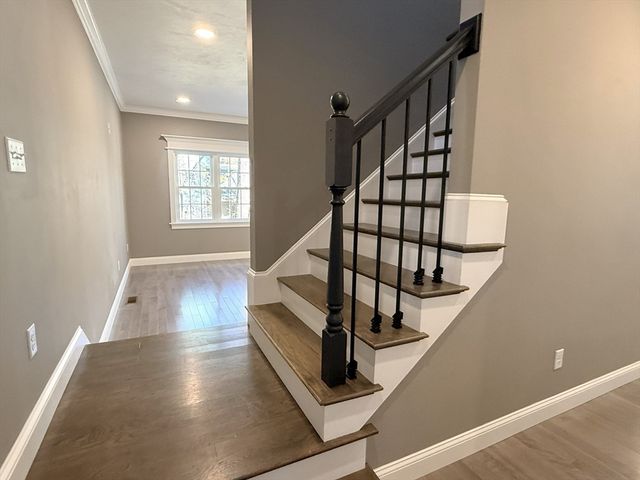 24 Cooper Rd, Webster, MA 01570