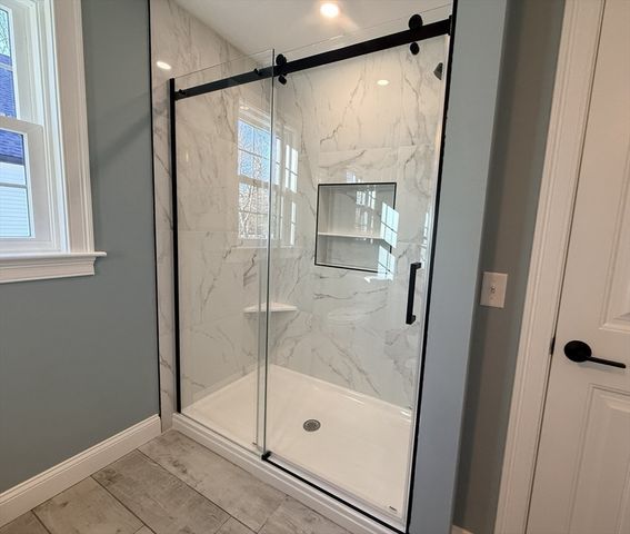24 Cooper Rd, Webster, MA 01570