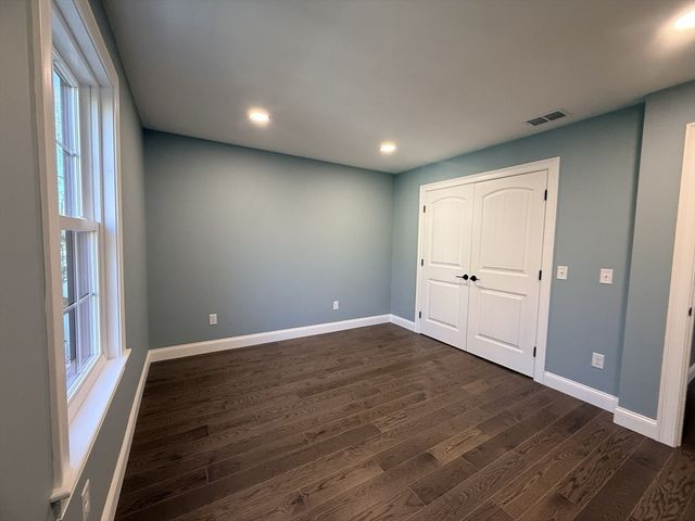 24 Cooper Rd, Webster, MA 01570