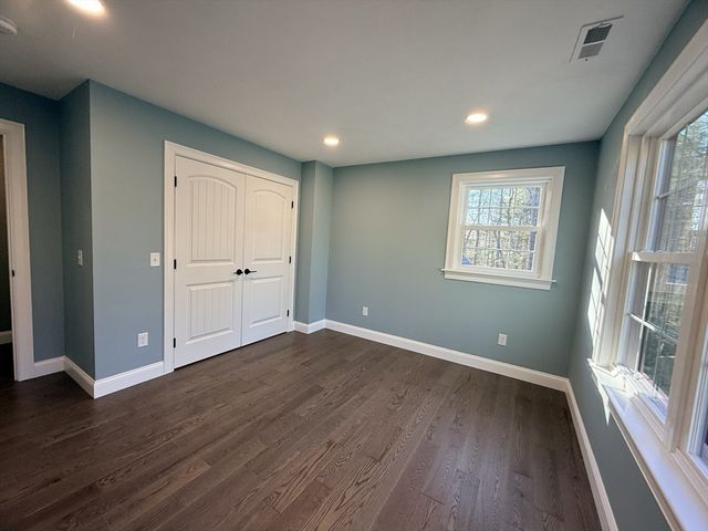 24 Cooper Rd, Webster, MA 01570