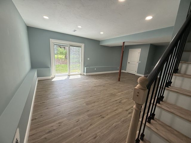24 Cooper Rd, Webster, MA 01570